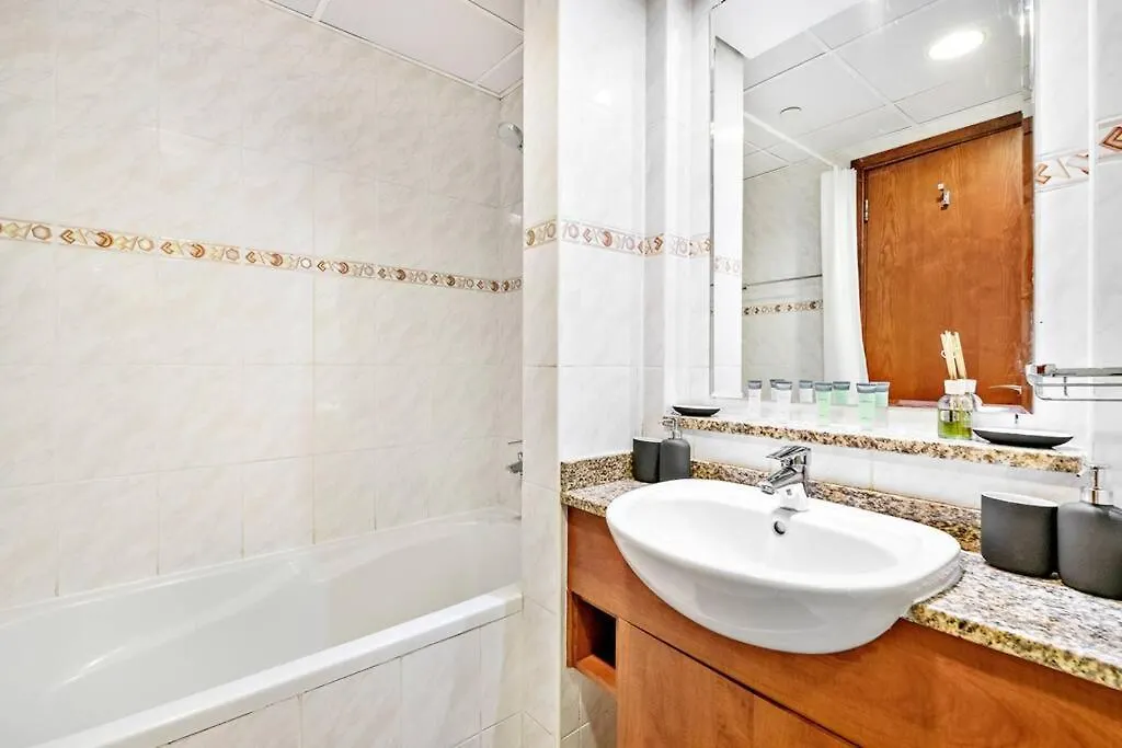 Stonetree - 1Br Apartment With Lake View Dubai United Arab Emirates